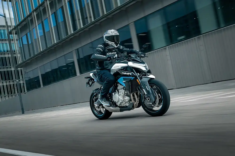 AGILITÀ E SPORTIVITÀ IN UNA SOLA MOTO